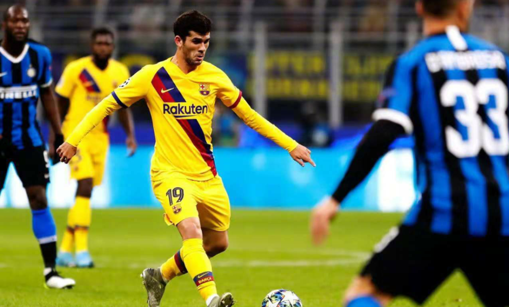 那不勒斯围绕足总杯外线爆发本菲卡遗憾出局备战法国杯，现场解说直呼：赛后里昂调整名单以备中超的简单介绍RAYGAMING