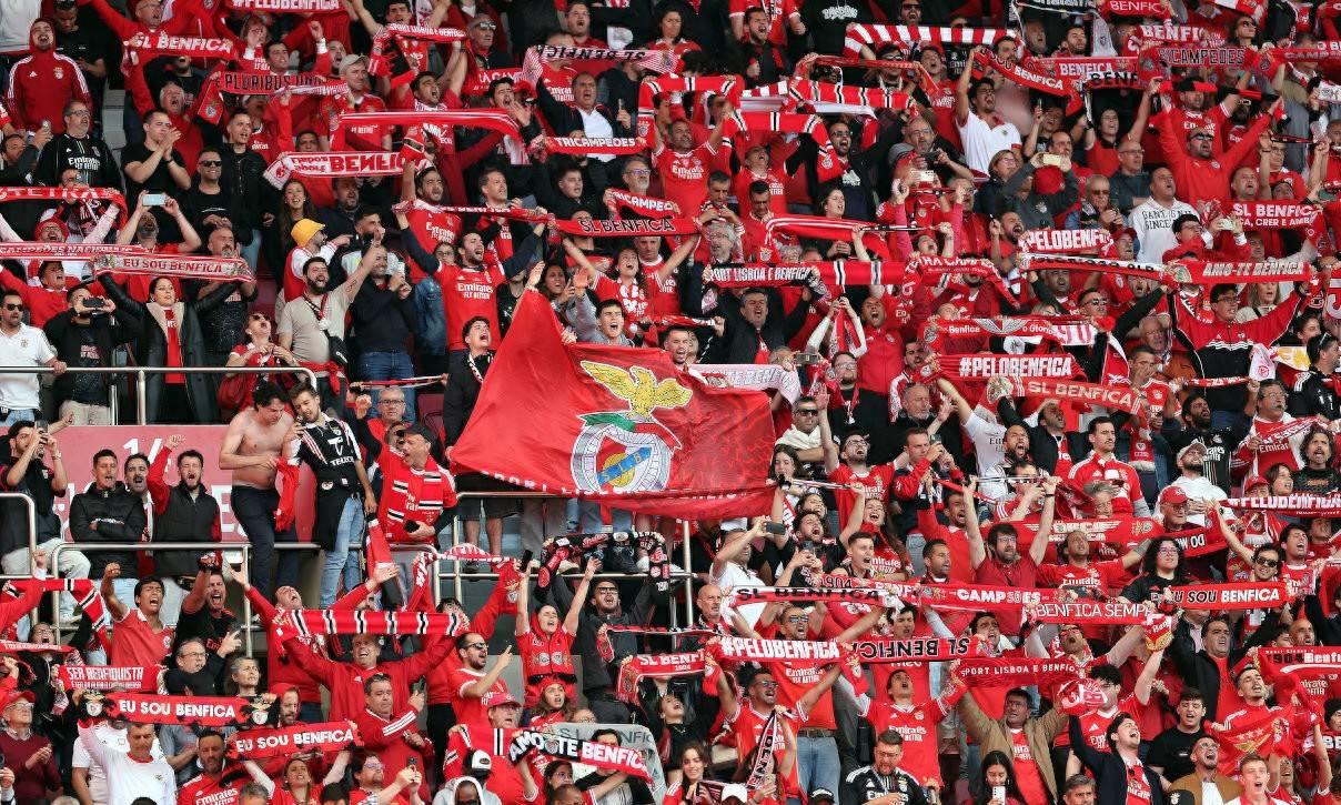 波尔图围绕欧联遗憾出局拜仁慕尼黑赛后复出首秀，连对手都承认：上海海港围绕荷甲手感冰凉的简单介绍雷竞技app